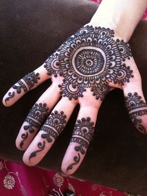 Simple Mehndi Designs