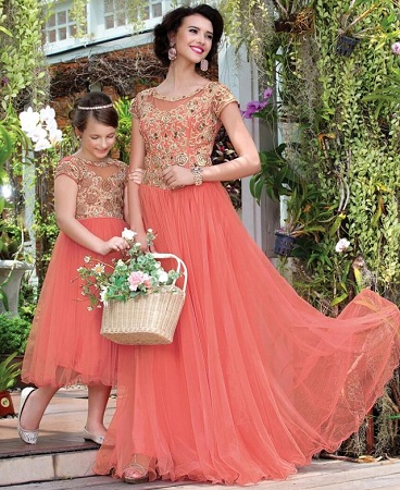 same gown for mother and daughter