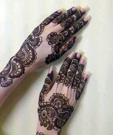 Beautiful Pakastani Mehendi Design - FashionBuzzer.com