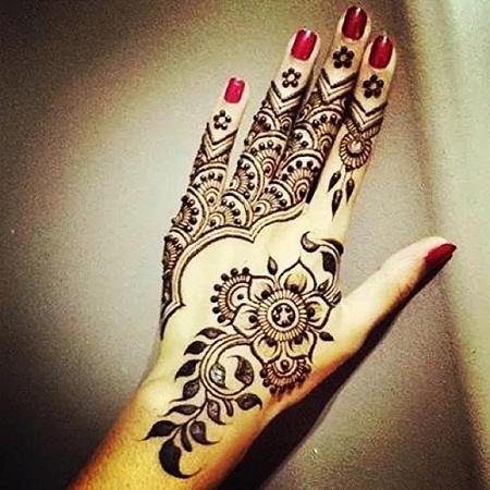 Floral Inspired Mehendi Design For Back