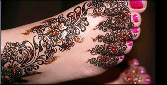 Floral Mehendi Design For Feet