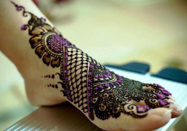 Glitter Arabic Mehendi Design For Feet