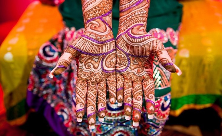 Glitter Mehendi Design For KarwaChauth