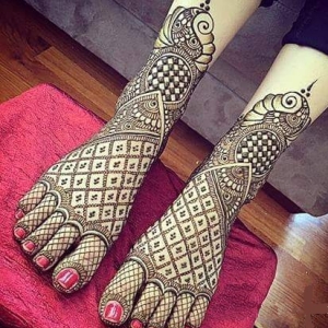 Mehendi Design For Feet For KarwaChauth