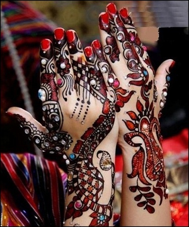 Multiclored stonework mehendi design