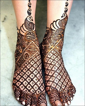 Pakistani Mehendi Design For Feet