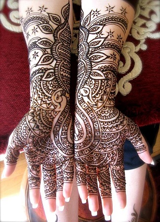 Pretty Mehendi Design For Karwachauth