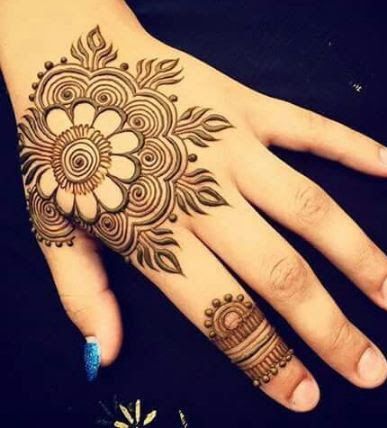 Simple Mehendi Back Hand Design