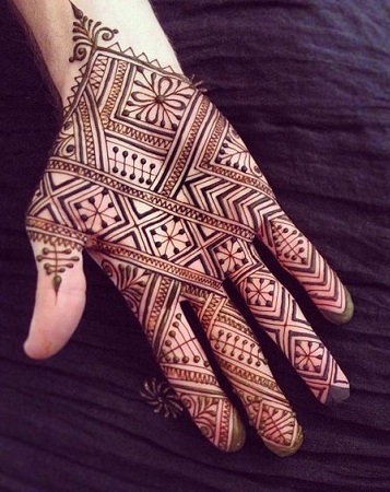 Simple Moroccan Mehendi Design