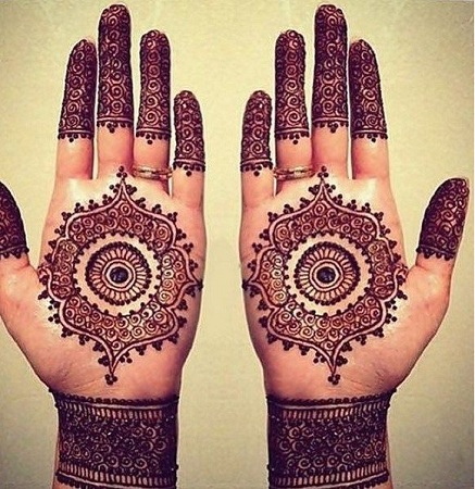 Simple Round Mehendi Design