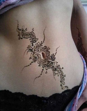 mehendi near bellybutton