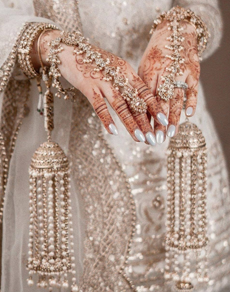 Stunning Nail Art Ideas For An Indian Bride - FashionBuzzer.com