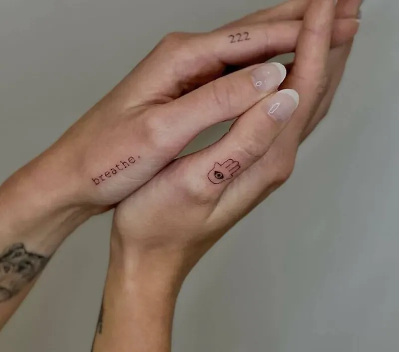 Script Ink on the Fingers